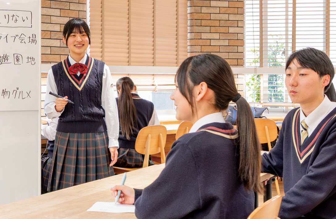 探究学習をする生徒の写真